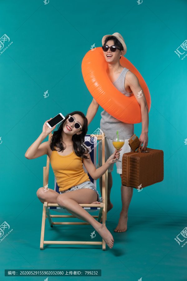 棚拍夏日造型年轻情侣
