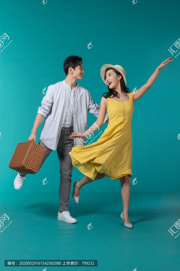 棚拍年轻情侣