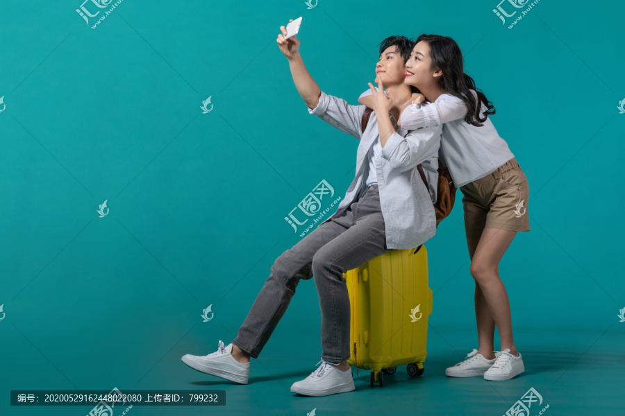 棚拍年轻情侣