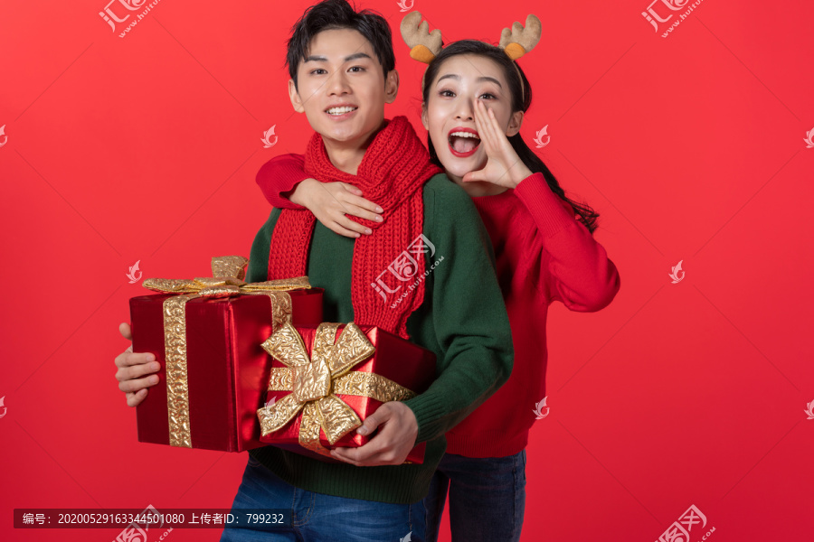 快乐的年轻情侣
