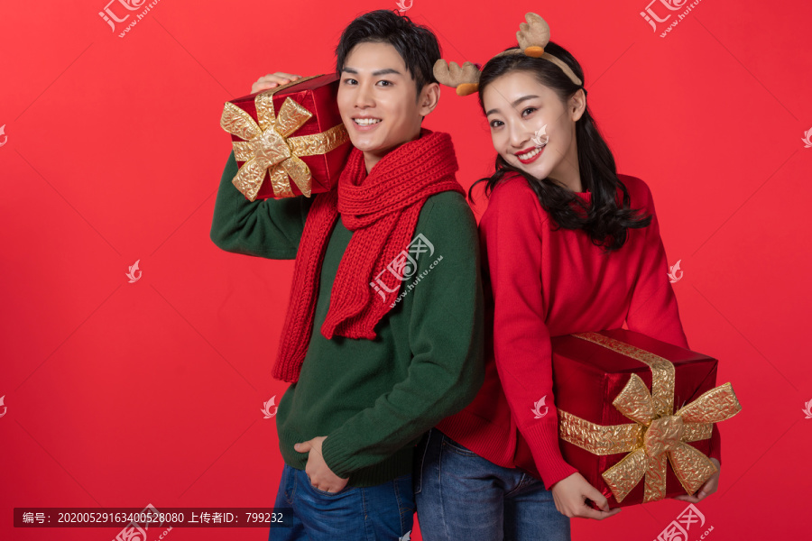 快乐的年轻情侣