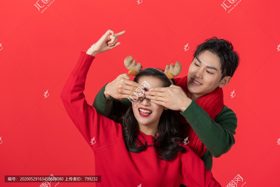 快乐的年轻情侣