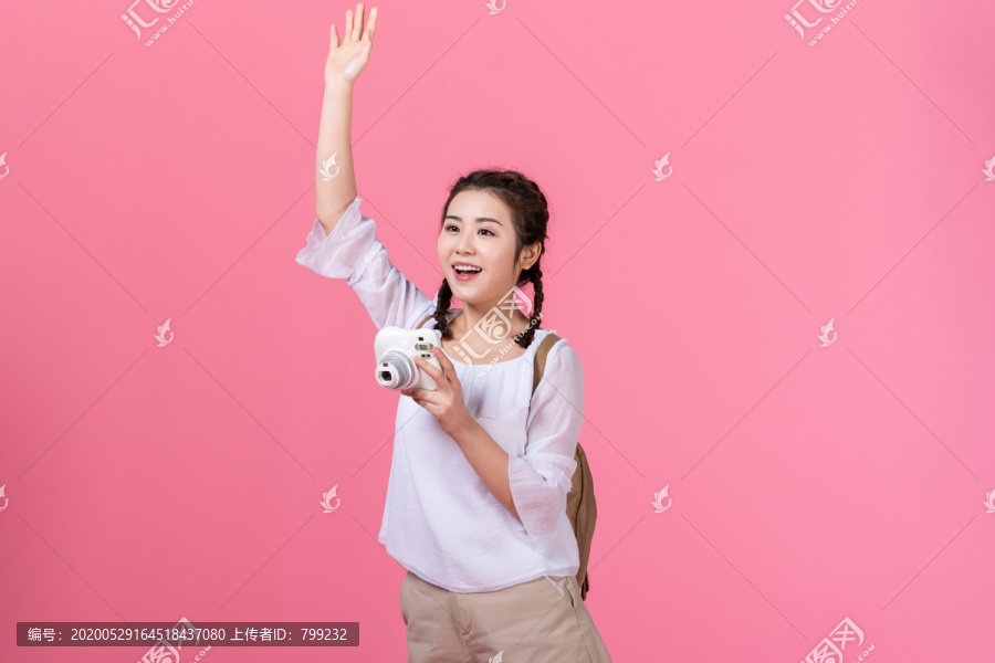 棚拍夏日造型年轻女子