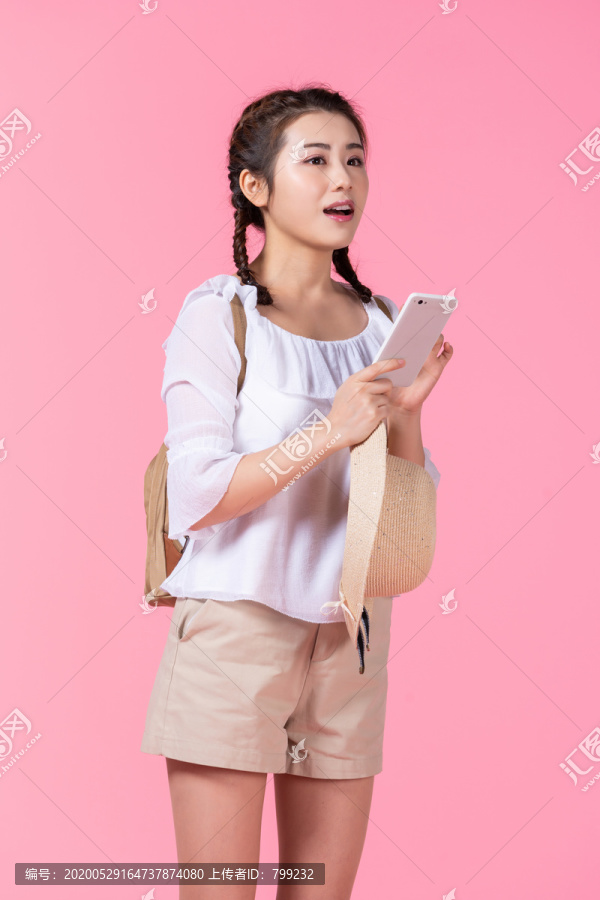 棚拍夏日造型年轻女子
