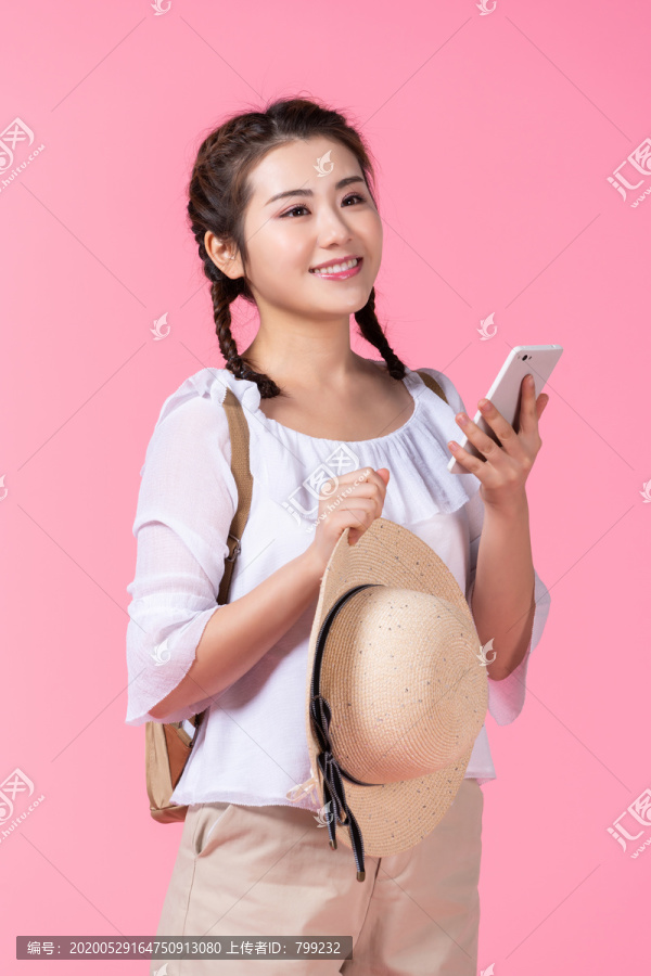棚拍夏日造型年轻女子