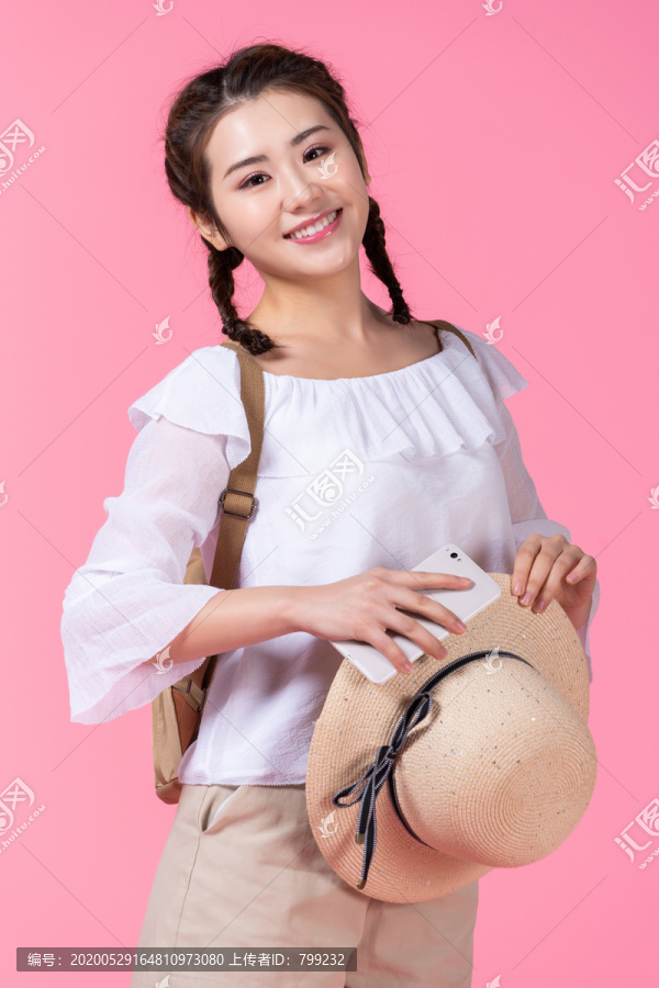 棚拍夏日造型年轻女子