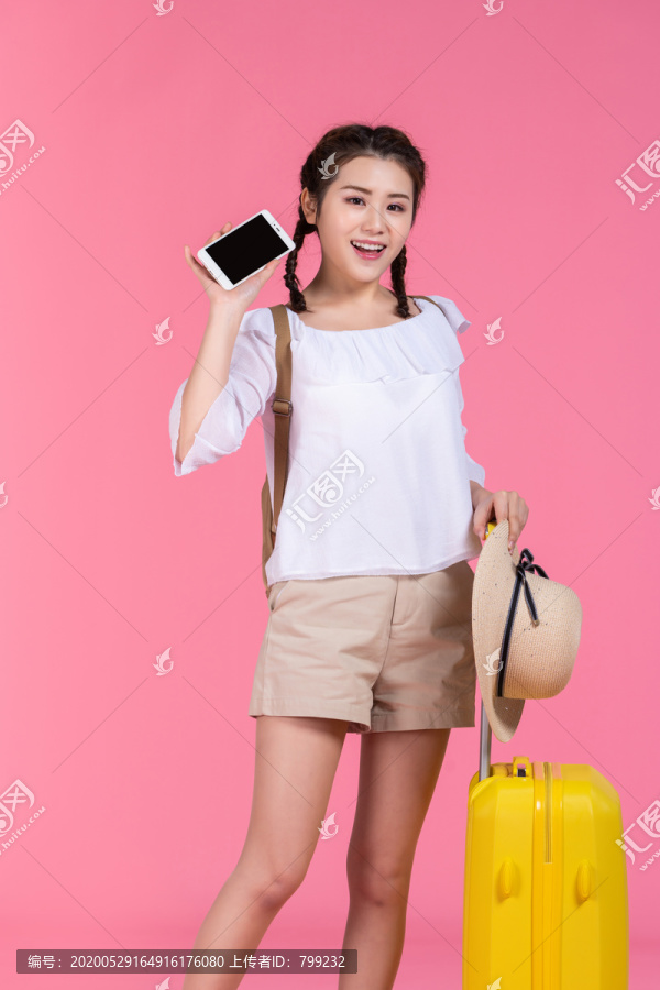 棚拍夏日造型年轻女子