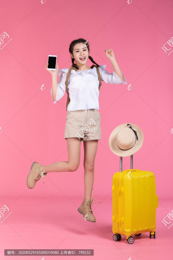 棚拍夏日造型年轻女子