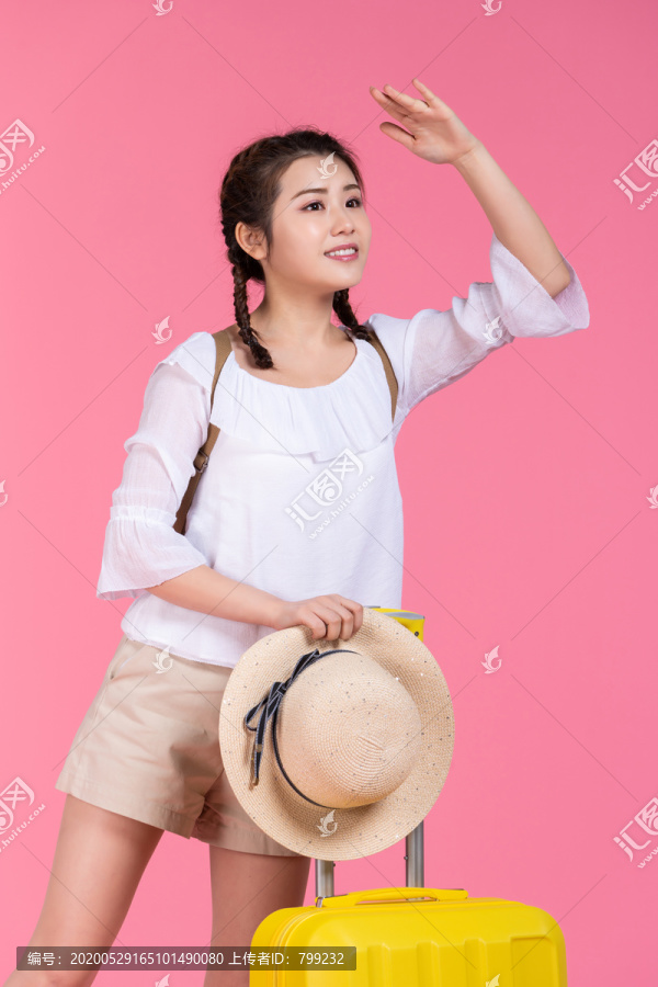 棚拍夏日造型年轻女子
