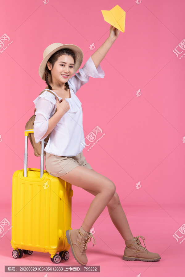 棚拍夏日造型年轻女子