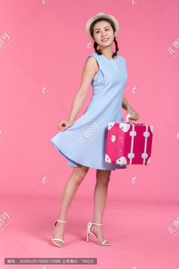 棚拍年轻女子