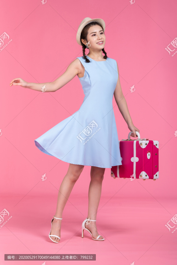 棚拍年轻女子