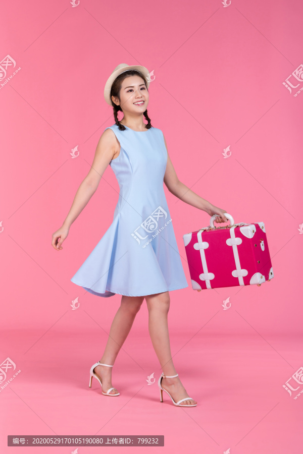 棚拍年轻女子