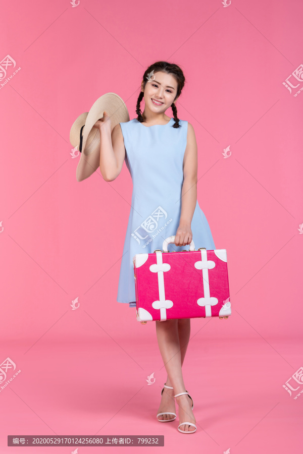 棚拍年轻女子