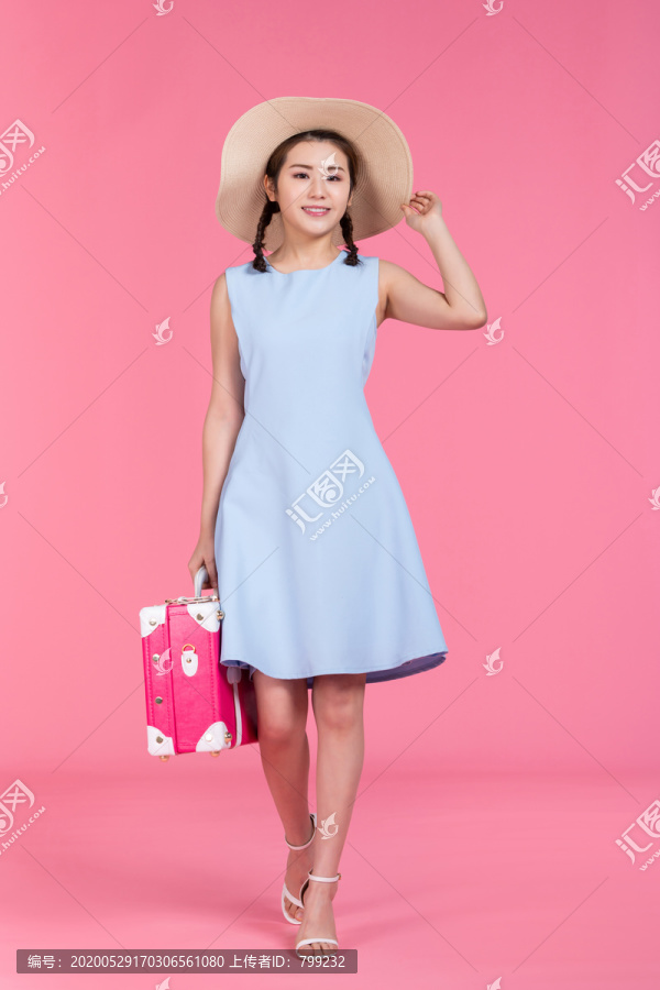 棚拍年轻女子