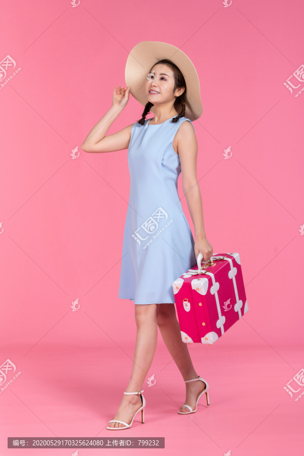 棚拍年轻女子