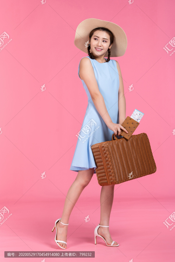 棚拍年轻女子
