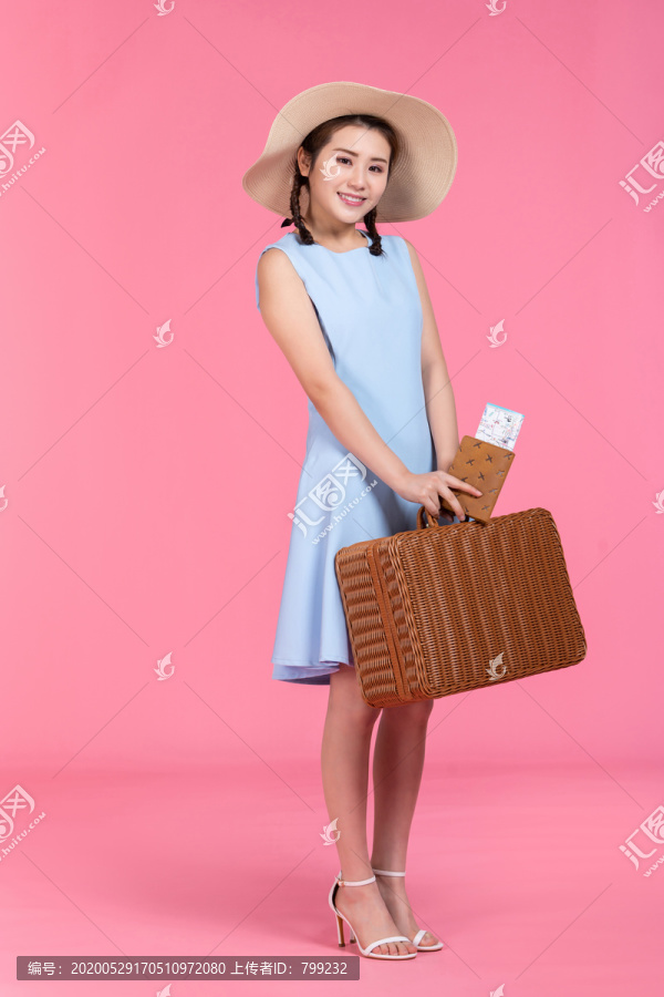 棚拍年轻女子