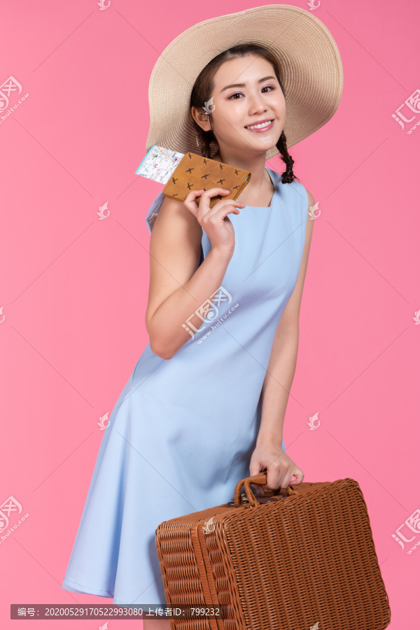 棚拍年轻女子
