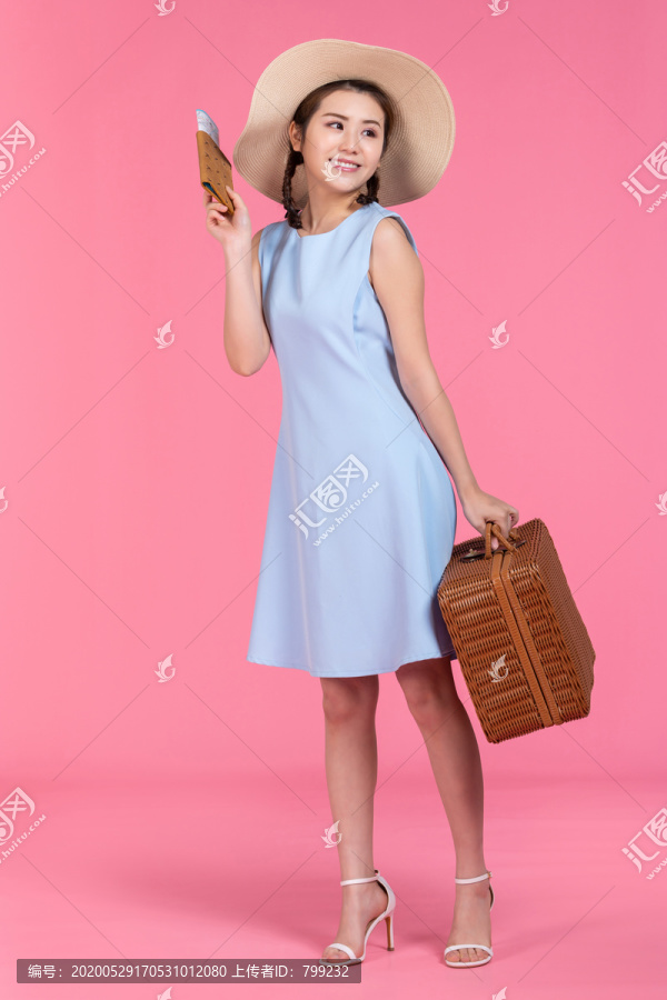 棚拍年轻女子