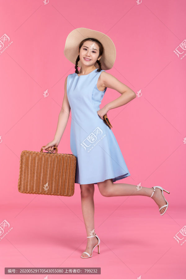棚拍年轻女子