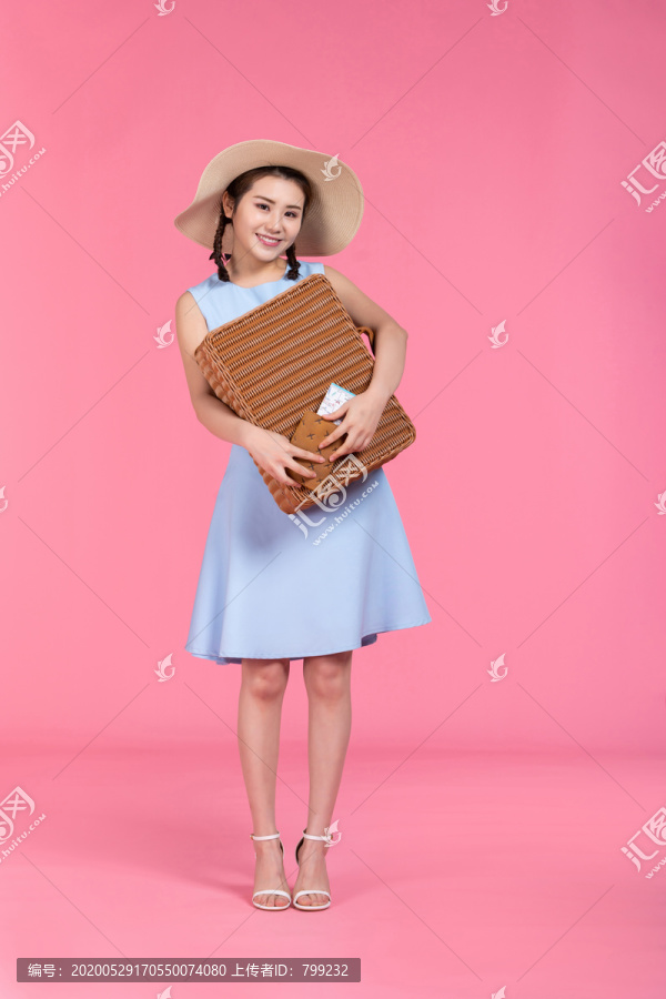 棚拍年轻女子