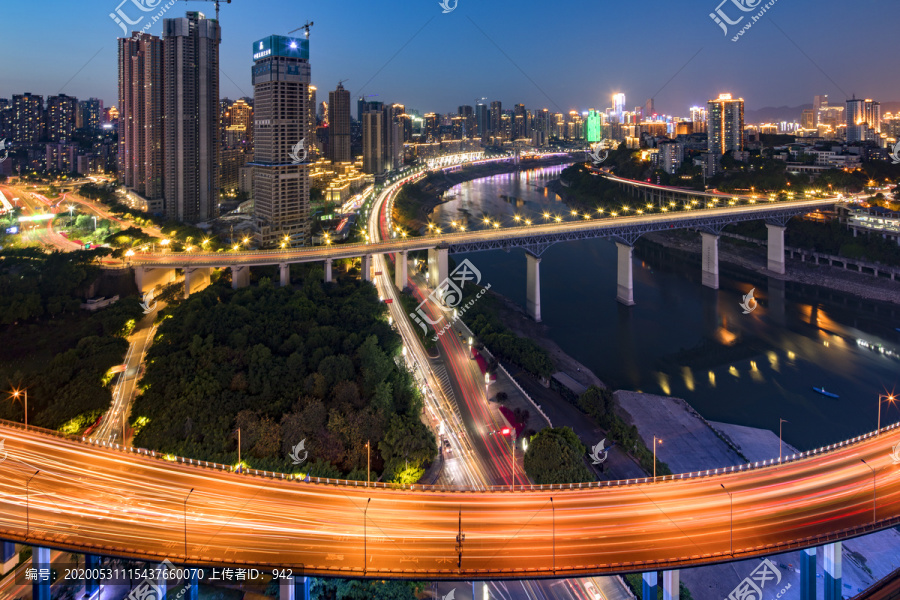 重庆嘉陵江大桥夜景