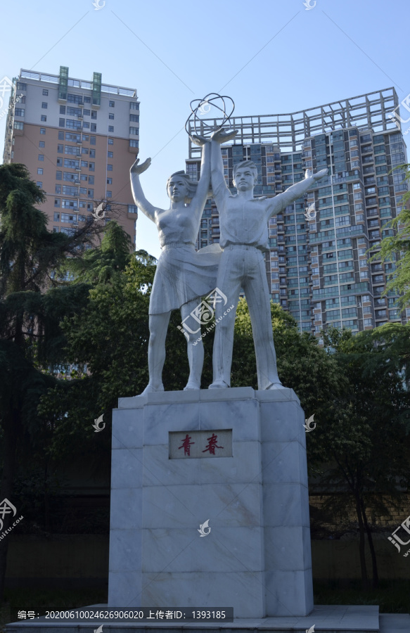 郑州街头雕塑