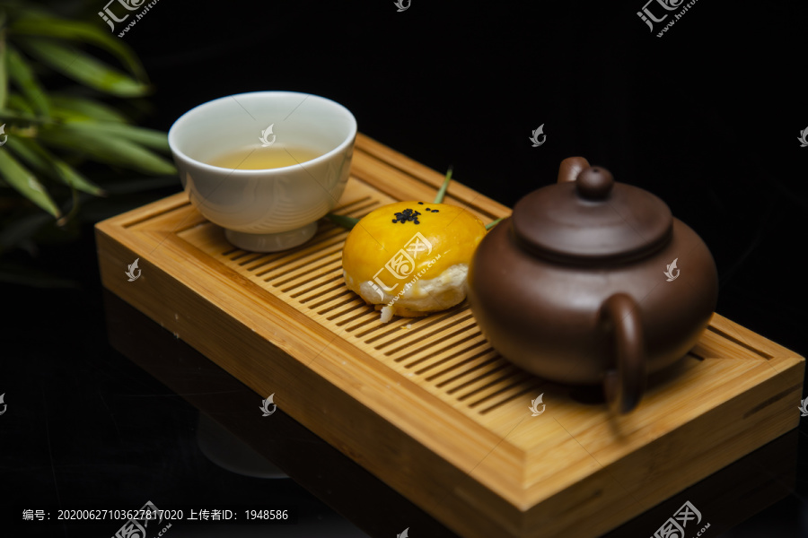 茶与蛋黄酥