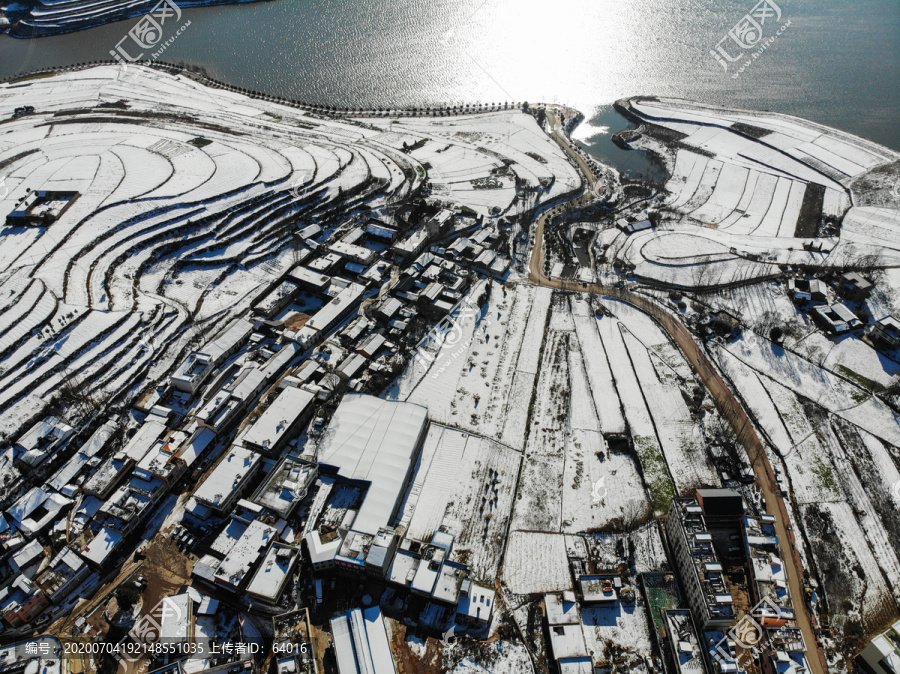 村落雪景风貌