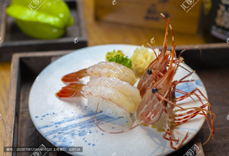 鲜虾手握寿司