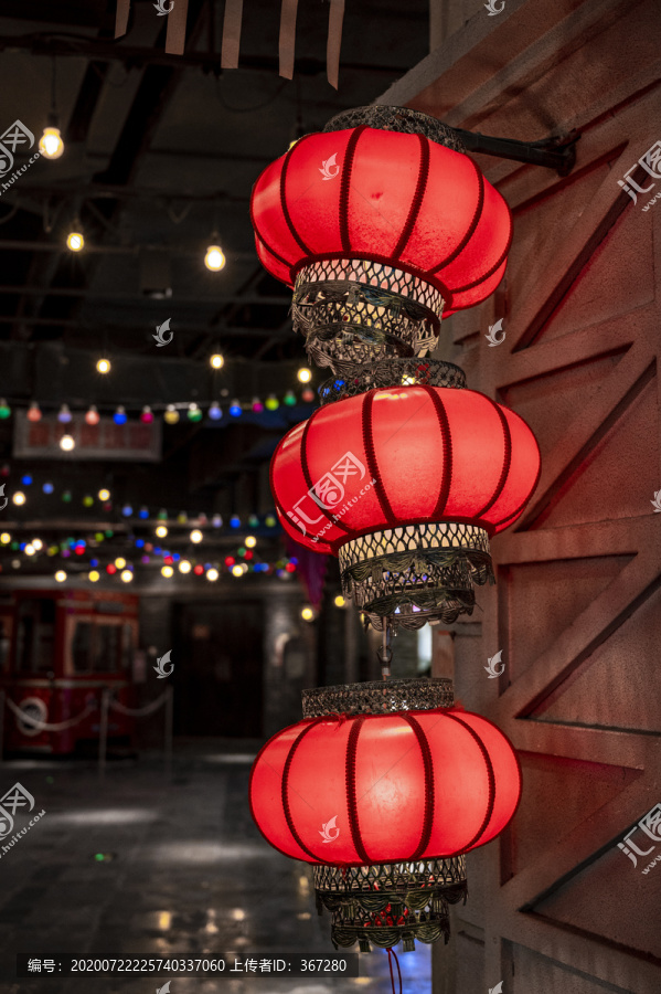上海夜市美食街的红灯笼