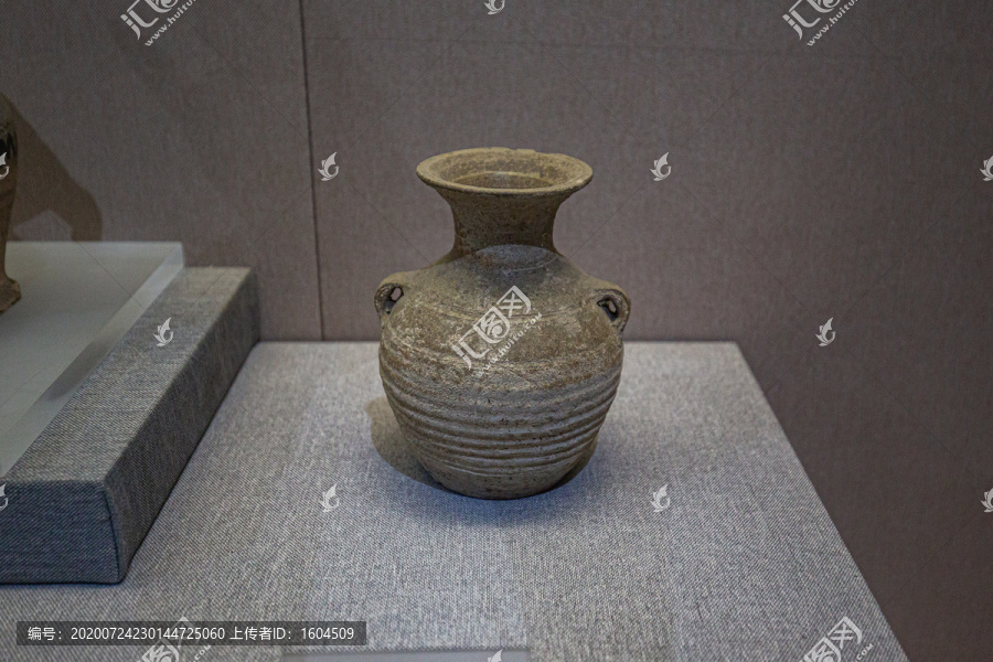 汉代原始青瓷壶