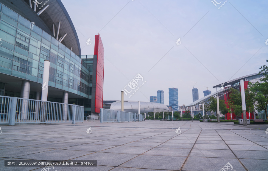 中国南京奥体中心建筑和广场