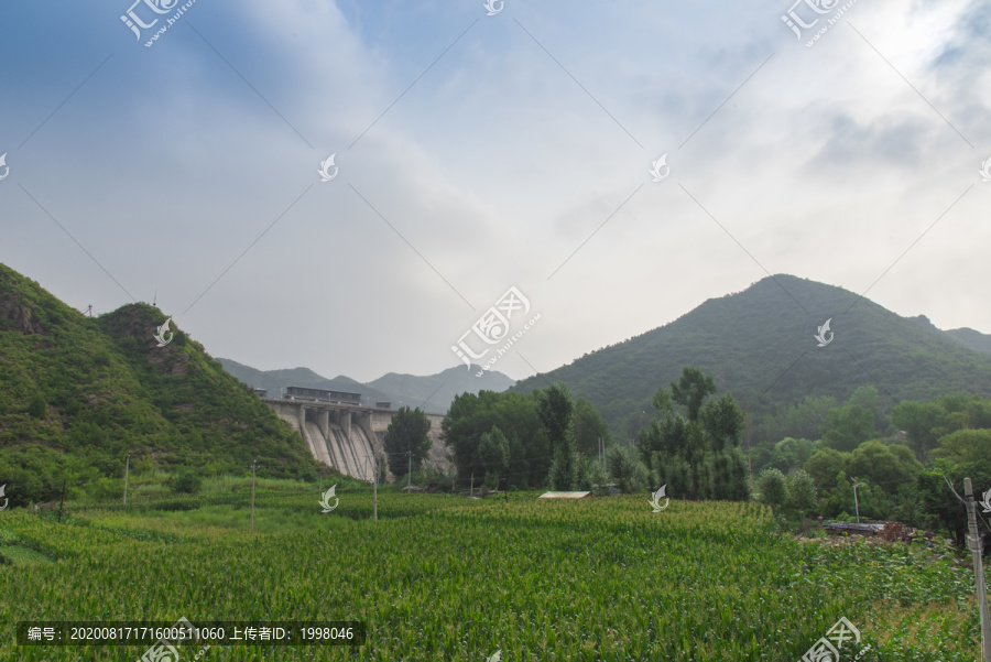 山间田野