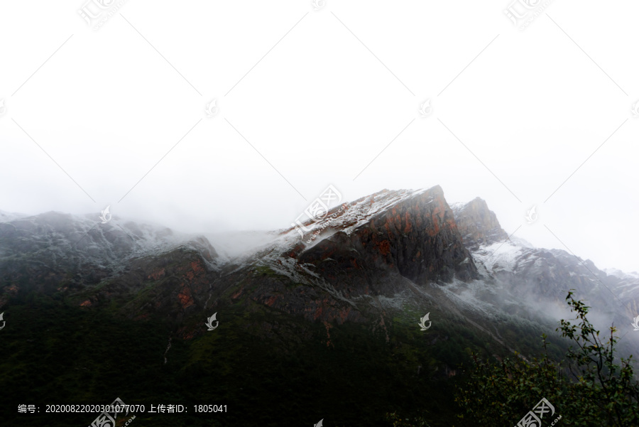 稻城亚丁雪山风光