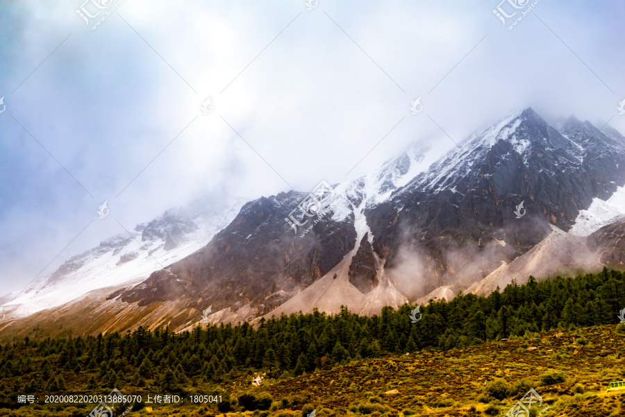 稻城亚丁雪山风光