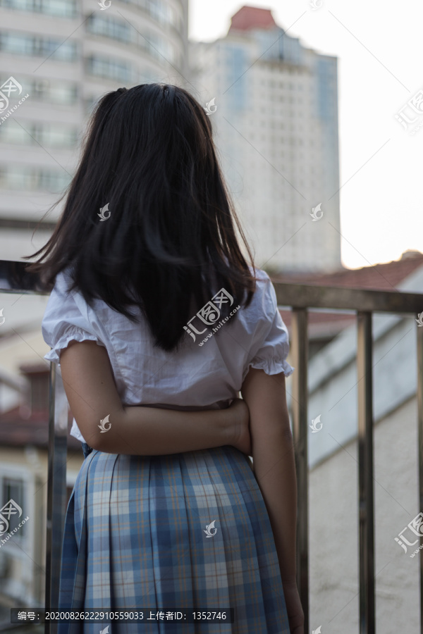 穿JK制服的少女