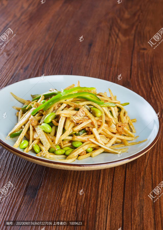 青椒茭白炒肉丝