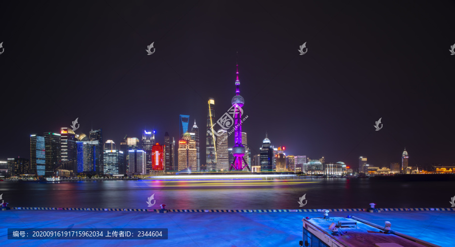浦东陆家嘴金融中心东方明珠