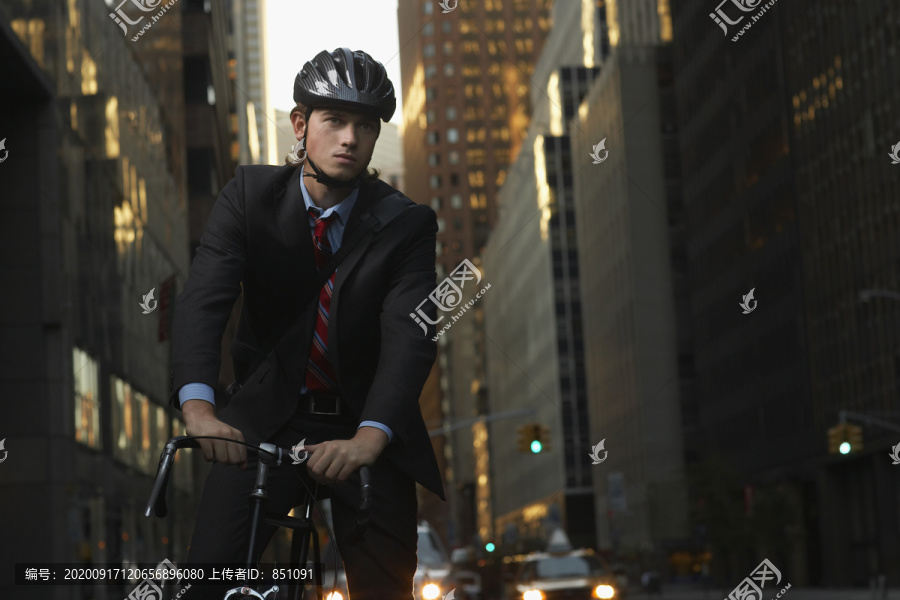 骑自行车的商人