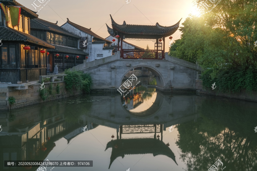 中国苏州怡庄古镇建筑和旅游风光