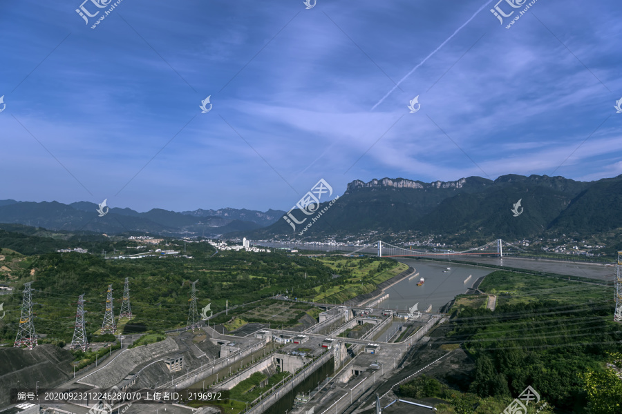 三峡大坝五级船闸摄影图