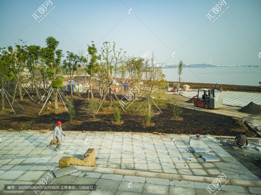 建设中的枝城镇朝阳广场