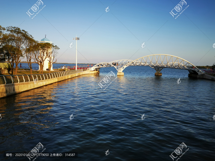 滴水湖