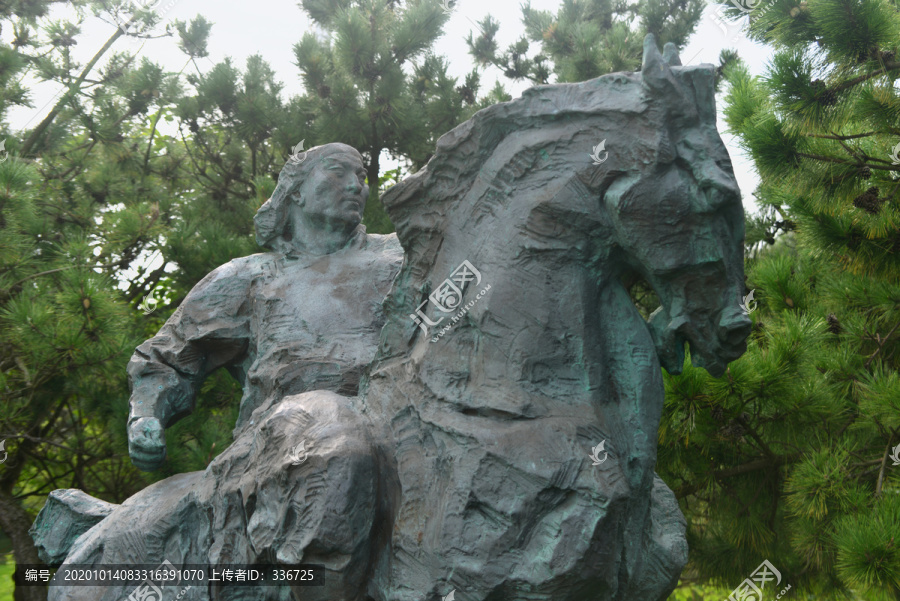 青岛雕塑园草原骑手塑像