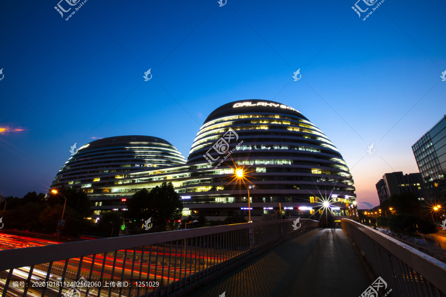 北京银河SOHO夜景