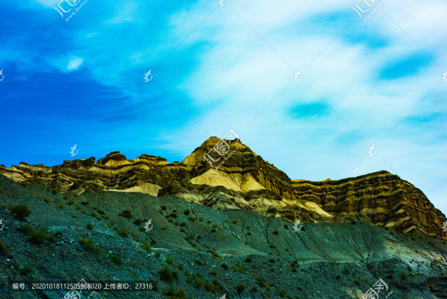 独库公路七彩天山风景