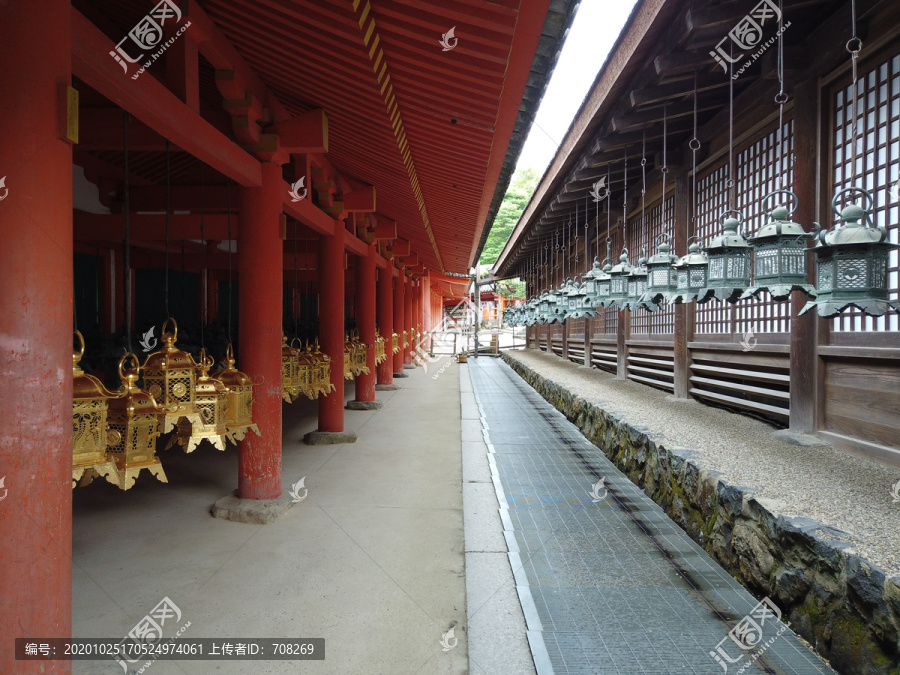 日本奈良春日大社古老的寺庙建筑