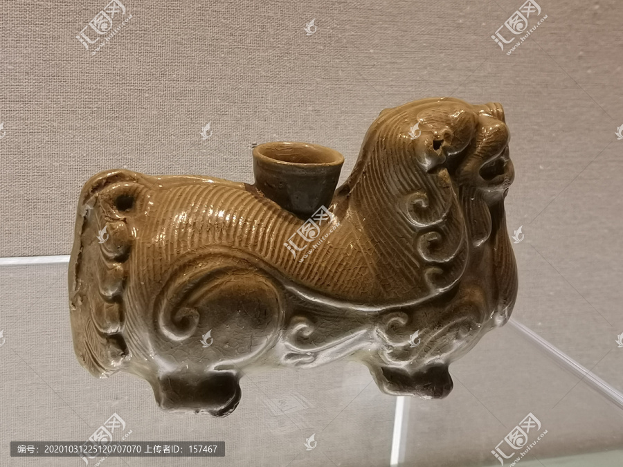 西晋越窑青釉狮形烛台,文物考古,文化艺术,摄影素材,汇图网www.huitu.com